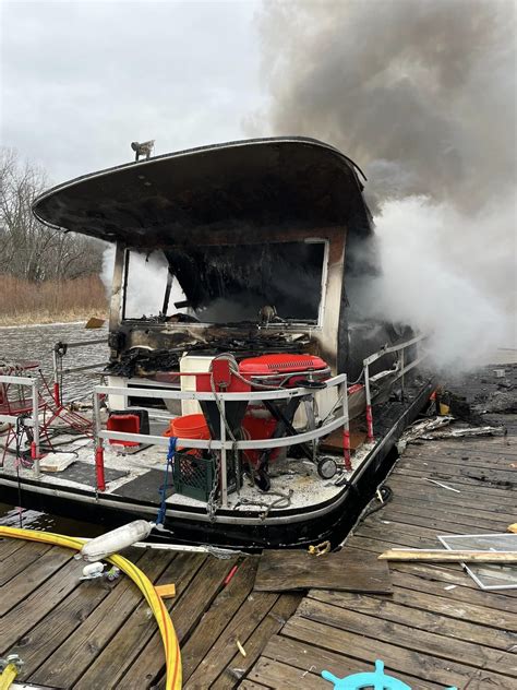 Inver Grove Heights firefighters battle blaze at Mississippi River marina